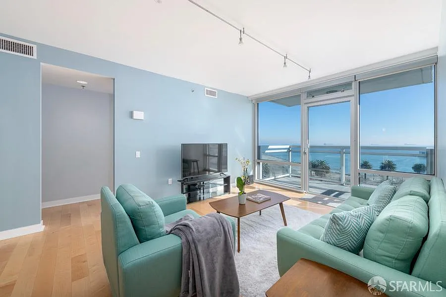 Light-filled two bedroom, two bath water view condo in the heart of South Beach cover photo